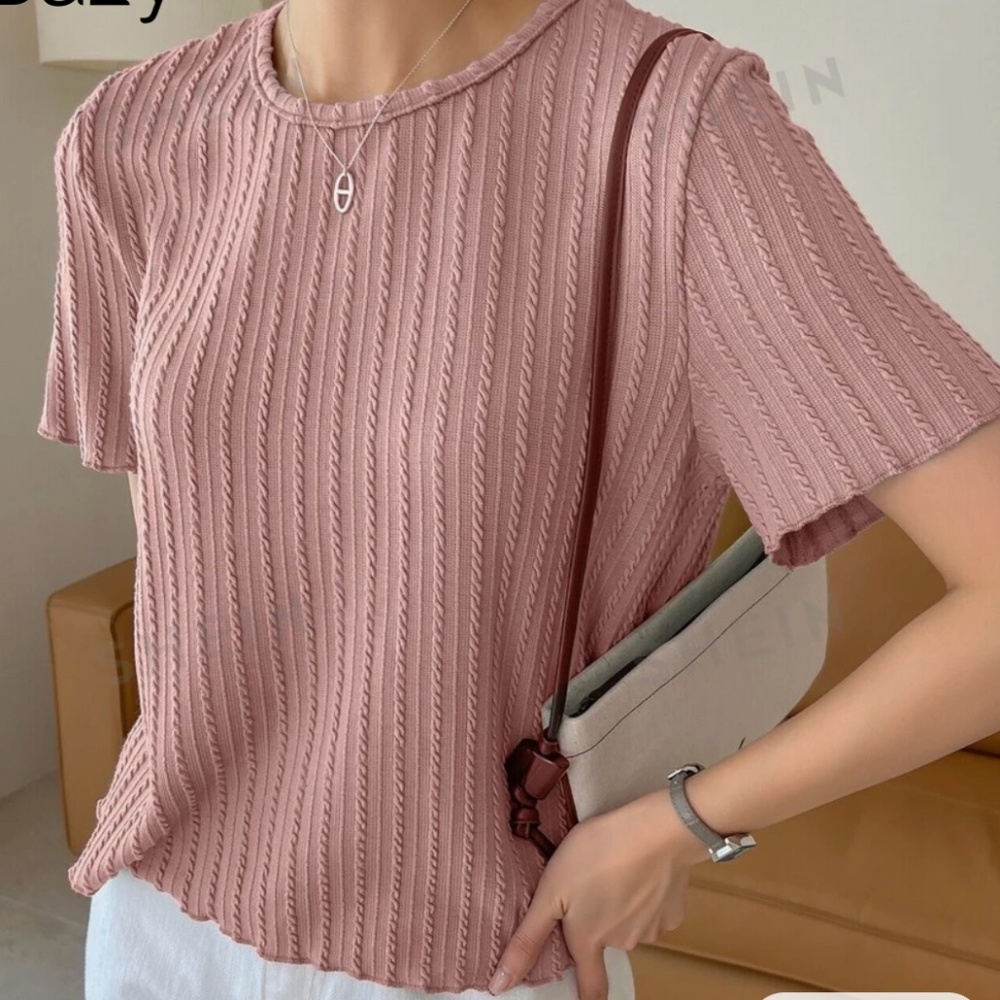 DAZY Lettuce Trim Tee NWOT